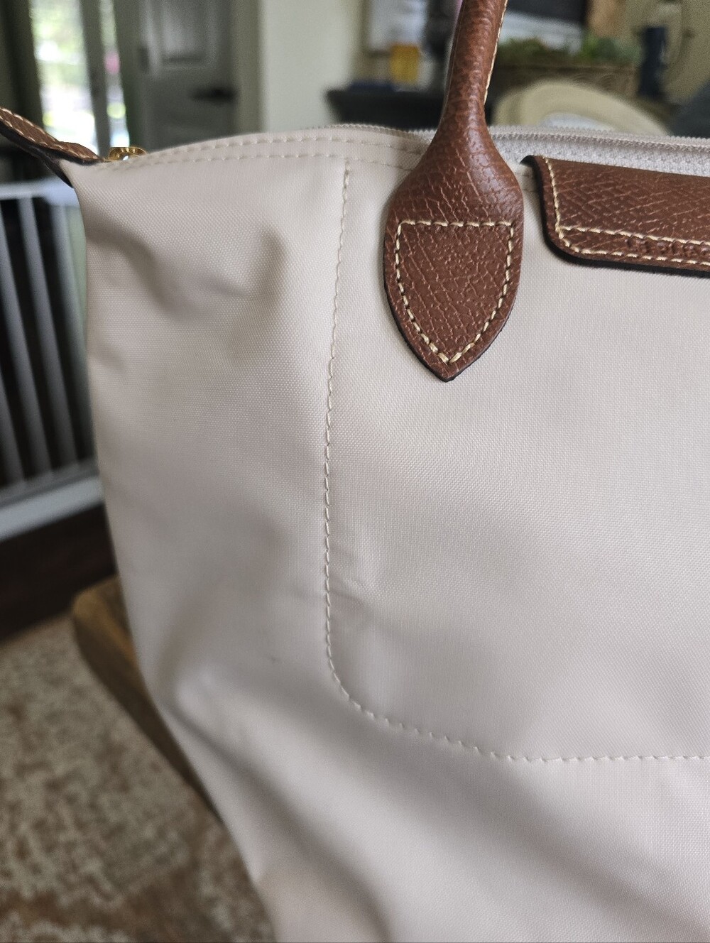 Longchamp Small beige tote with brown leather trim - Picture 9 of 12